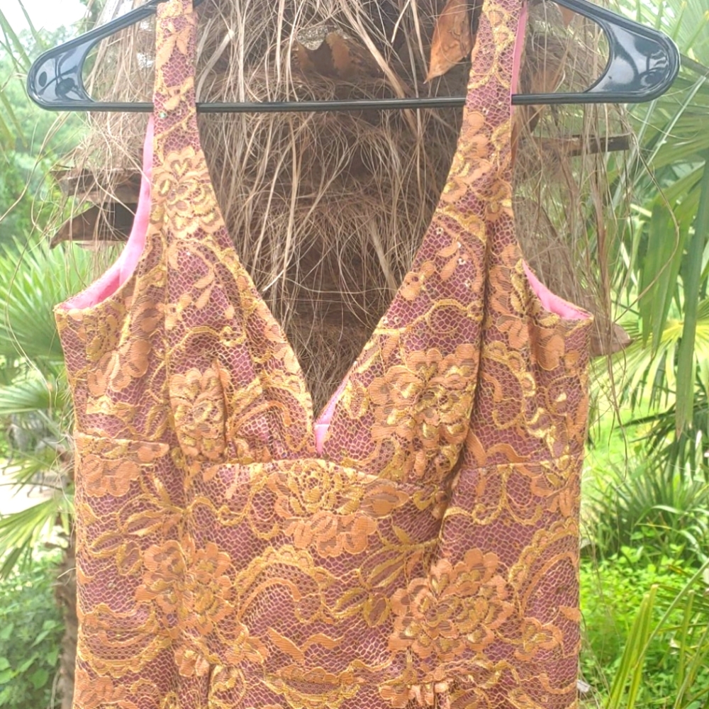 Lace cocktail dress with sequens
